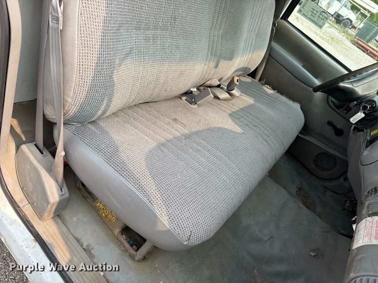 image for item DV2714 2000 GMC 3500HD SL bucket truck