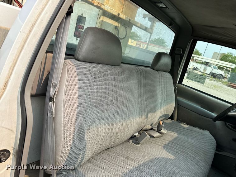 image for item DV2714 2000 GMC 3500HD SL bucket truck