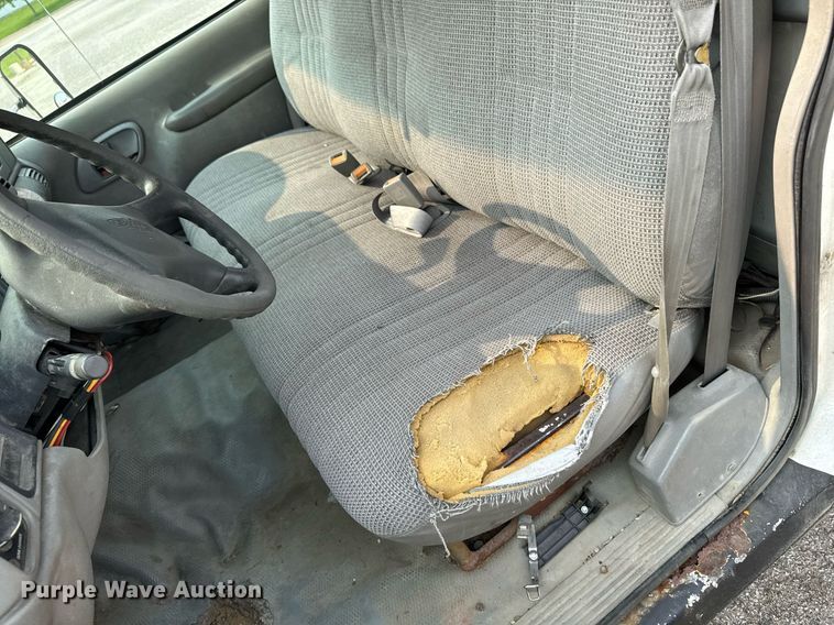 image for item DV2714 2000 GMC 3500HD SL bucket truck