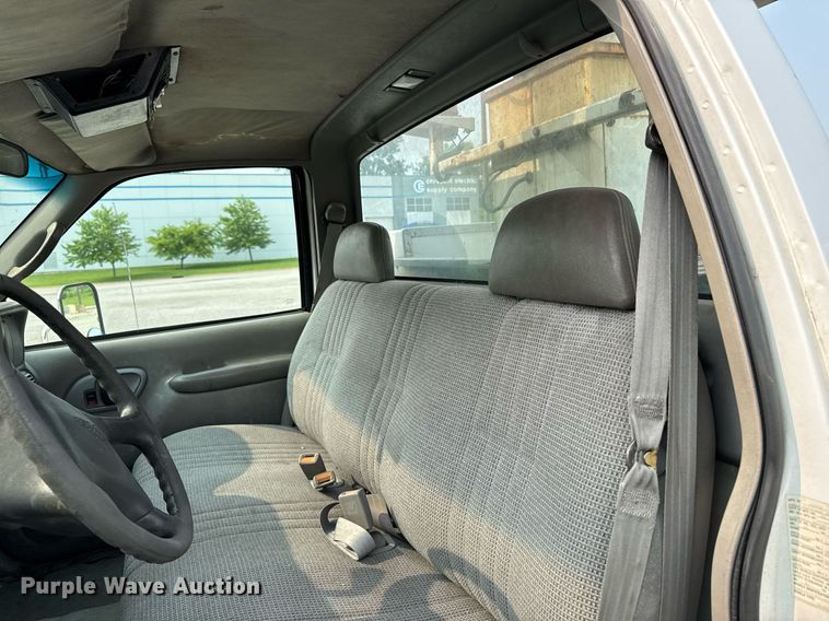 image for item DV2714 2000 GMC 3500HD SL bucket truck