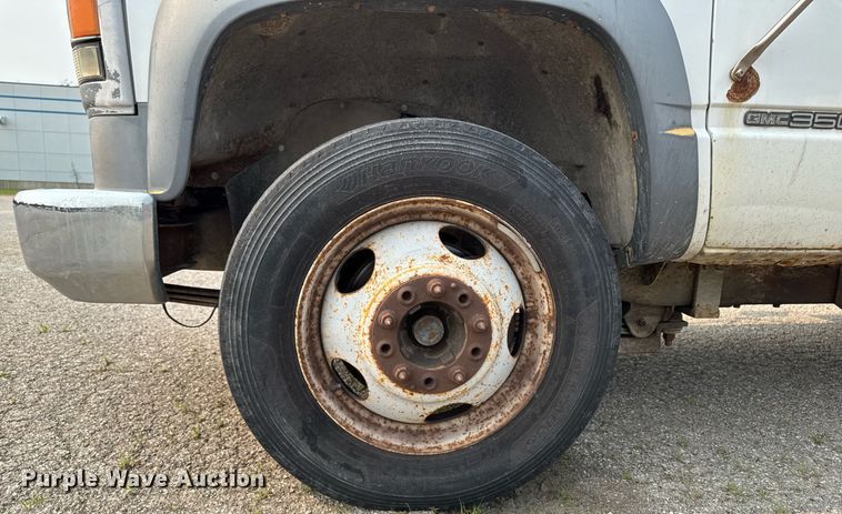 image for item DV2714 2000 GMC 3500HD SL bucket truck