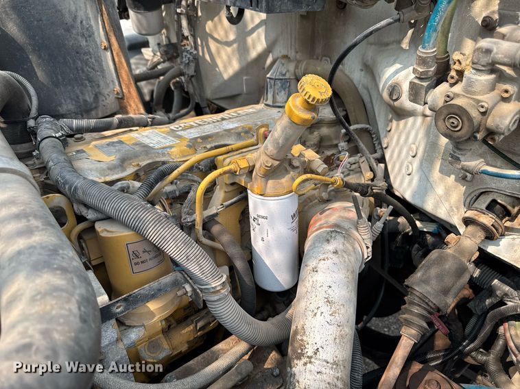 image for item DV2715 2000 GMC C7500 bucket truck