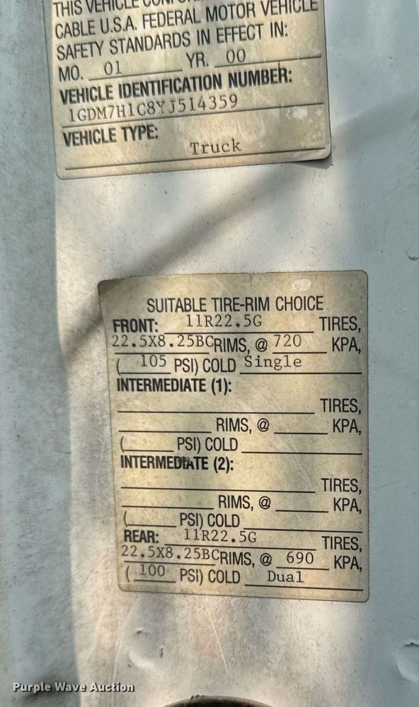 image for item DV2715 2000 GMC C7500 bucket truck