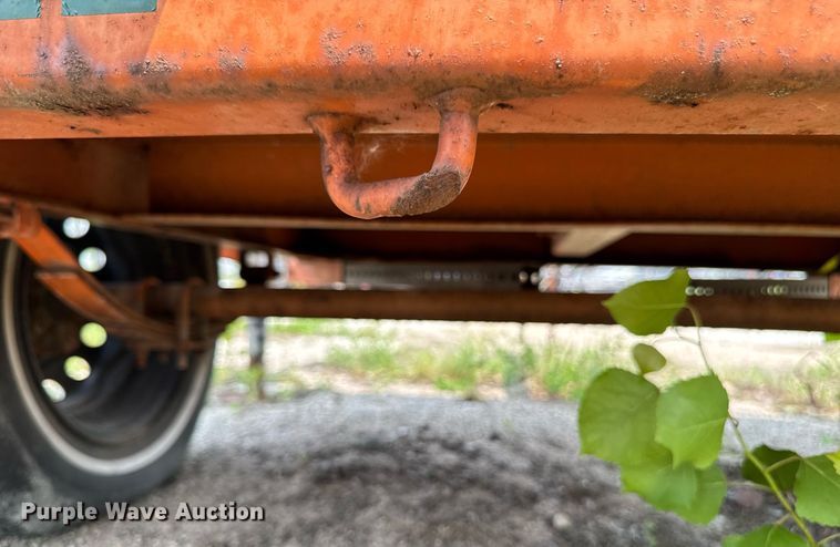 image for item DV2716 Arrowmaster WAAW 25 E S60 arrow board trailer