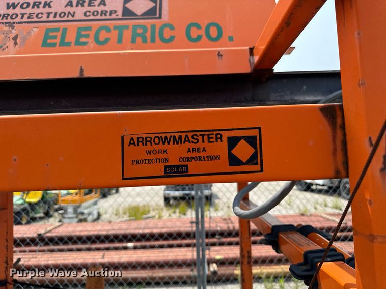 image for item DV2716 Arrowmaster WAAW 25 E S60 arrow board trailer