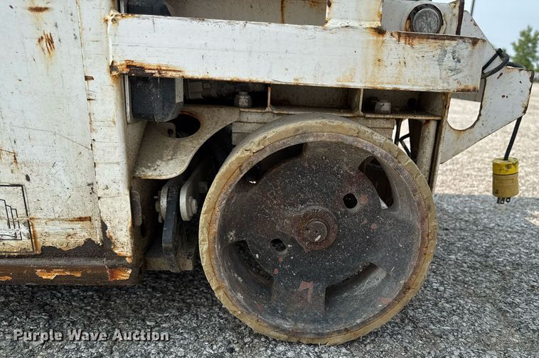 image for item DV2720 2015 HY-BRID 1430 scissor lift