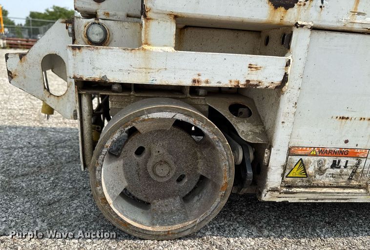 image for item DV2720 2015 HY-BRID 1430 scissor lift