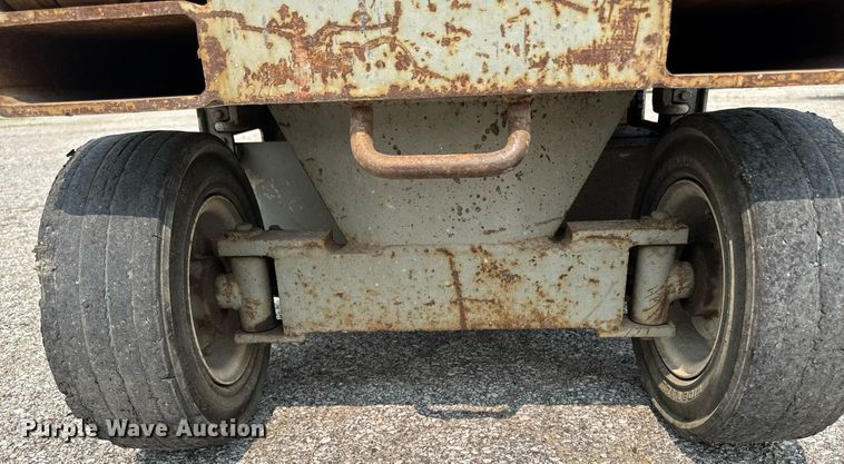 image for item DV2721 1993 Skyjack SJ-3220 scissor lift