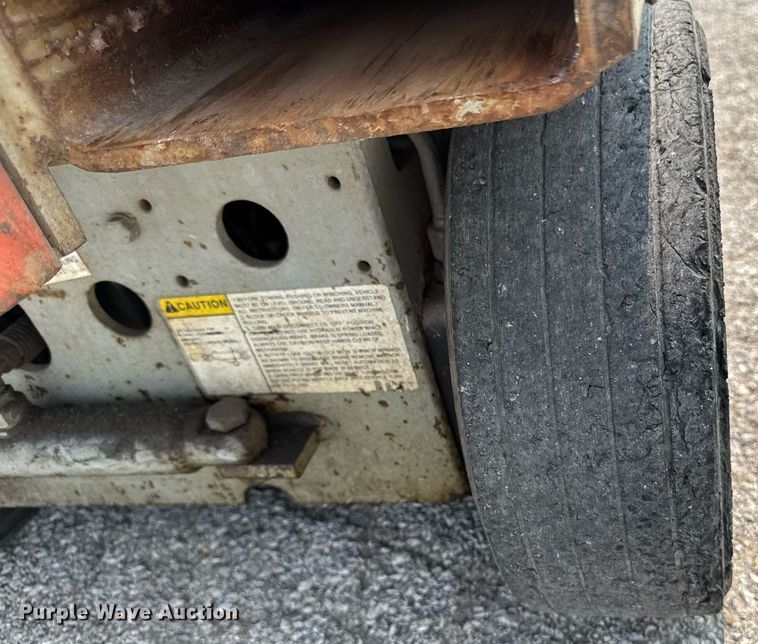 image for item DV2721 1993 Skyjack SJ-3220 scissor lift