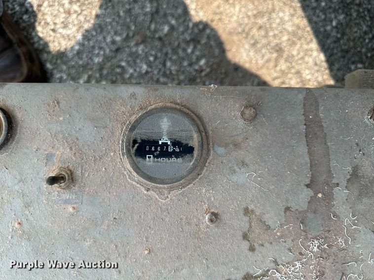 image for item DV2722 1993 Skyjack SJ-3220 scissor lift