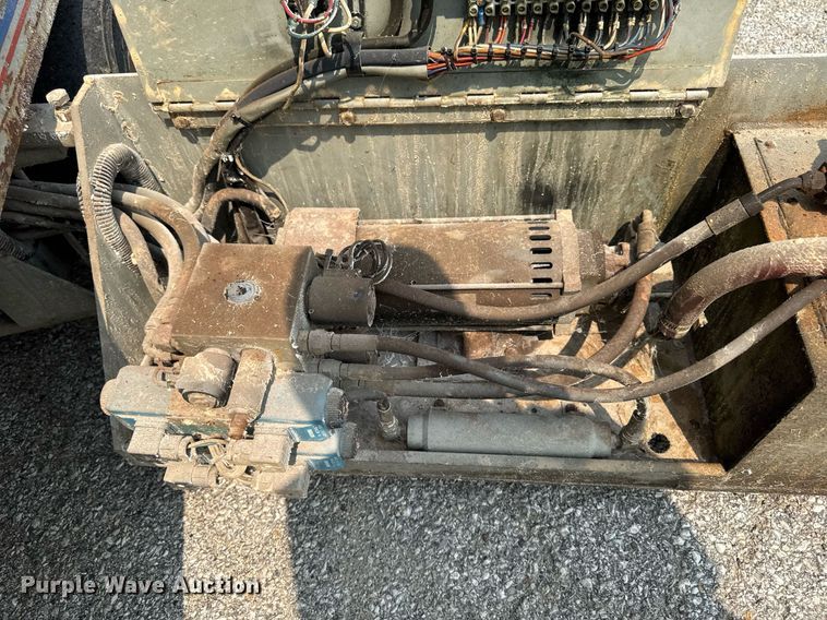 image for item DV2722 1993 Skyjack SJ-3220 scissor lift