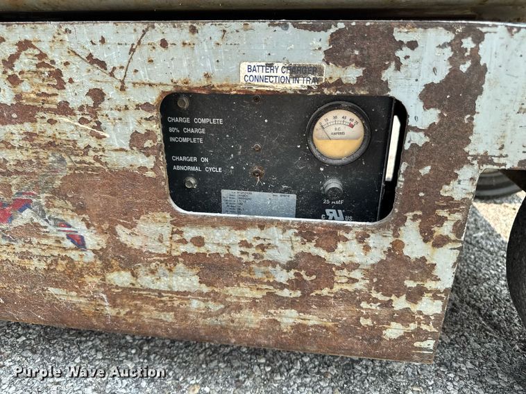 image for item DV2722 1993 Skyjack SJ-3220 scissor lift