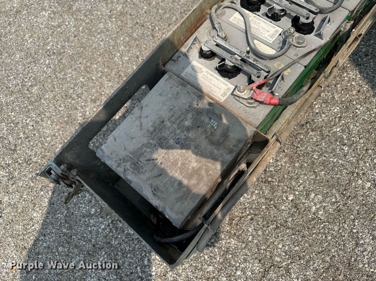 image for item DV2722 1993 Skyjack SJ-3220 scissor lift