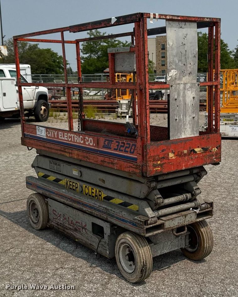 image for item DV2723 1993 Skyjack SJ-3220 scissor lift