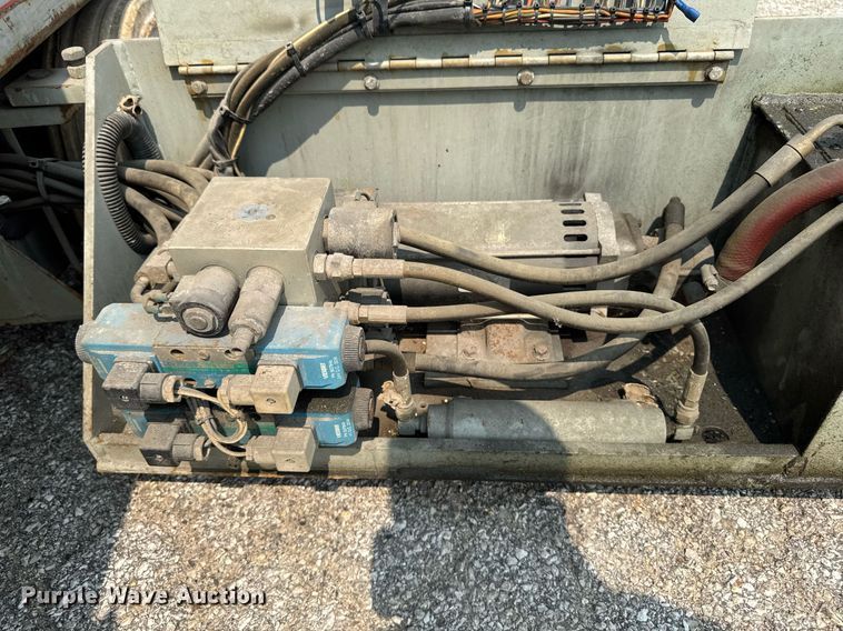 image for item DV2723 1993 Skyjack SJ-3220 scissor lift