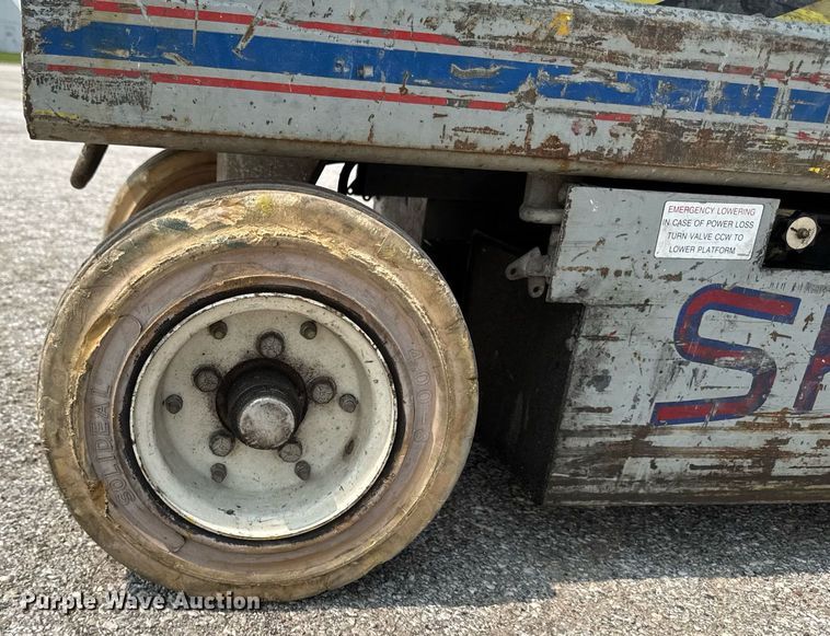 image for item DV2723 1993 Skyjack SJ-3220 scissor lift