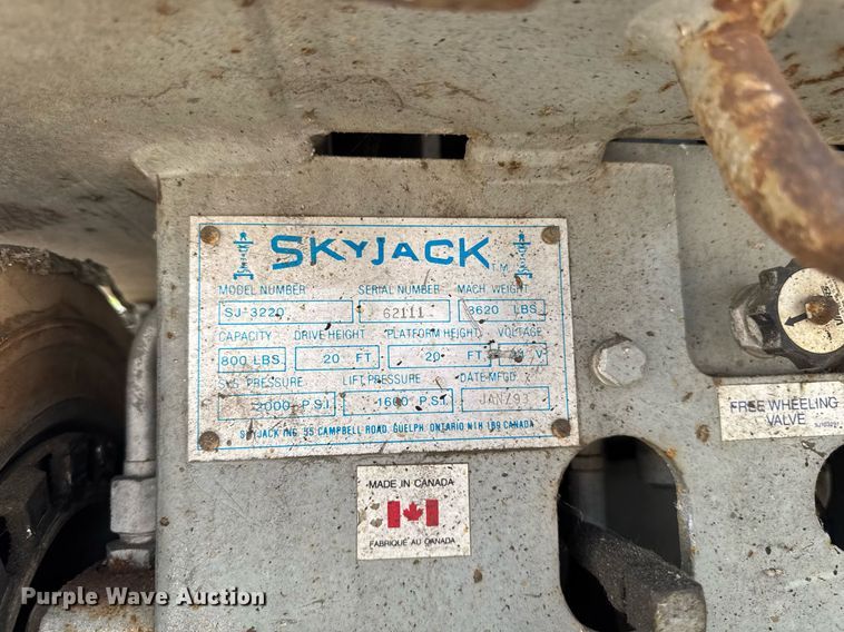 image for item DV2723 1993 Skyjack SJ-3220 scissor lift