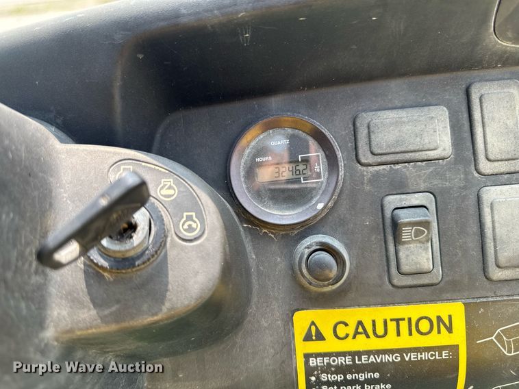 image for item DV2727 2014 John Deere Gator CV utility vehicle