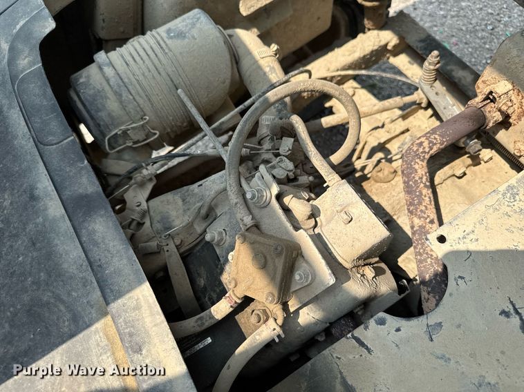 image for item DV2727 2014 John Deere Gator CV utility vehicle