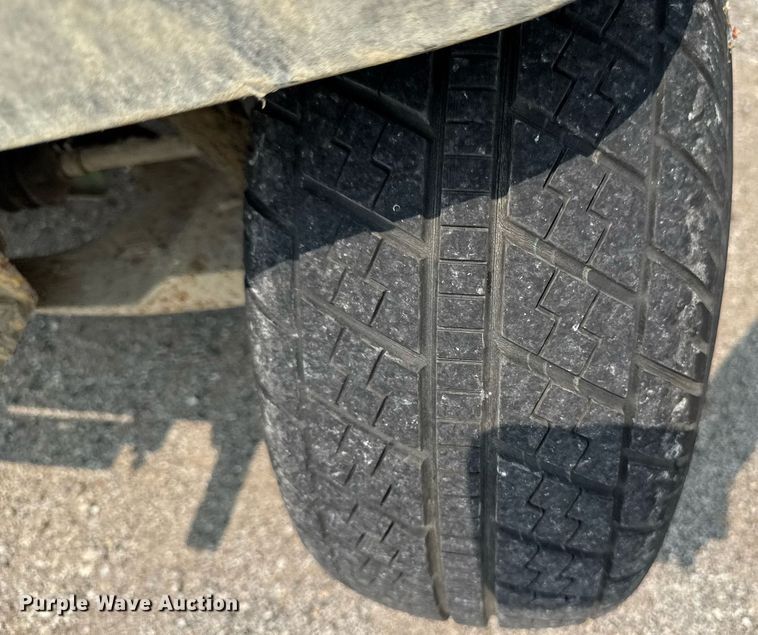 image for item DV2727 2014 John Deere Gator CV utility vehicle