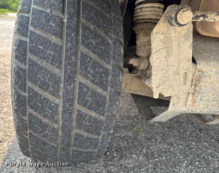 image for item DV2727 2014 John Deere Gator CV utility vehicle