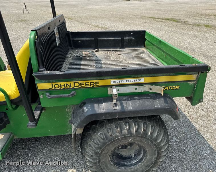 image for item DV2728 2011 John Deere Gator TS 4x2 utility vehicle