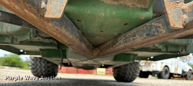 image for item DV2728 2011 John Deere Gator TS 4x2 utility vehicle