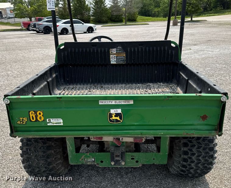 image for item DV2728 2011 John Deere Gator TS 4x2 utility vehicle