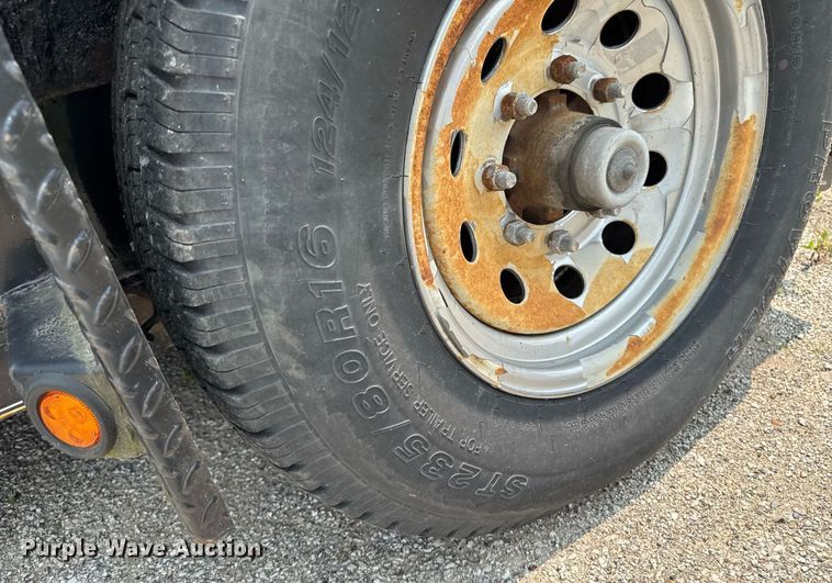 image for item DV2732 Lamar SH831217 utility trailer