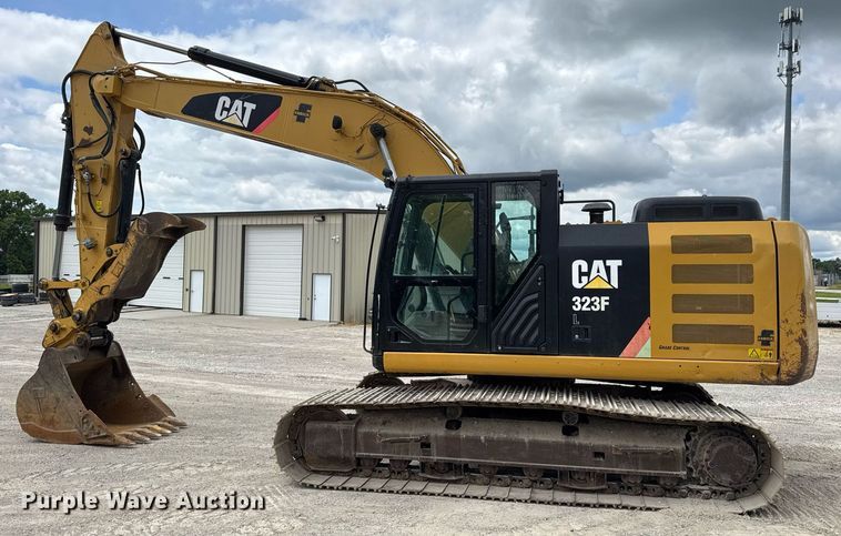 image for item DV4112 2015 Caterpillar 323FL excavator