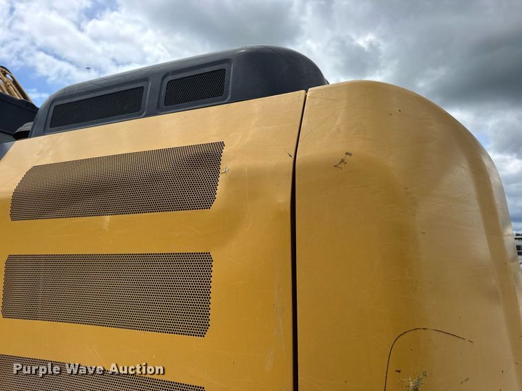 image for item DV4112 2015 Caterpillar 323FL excavator