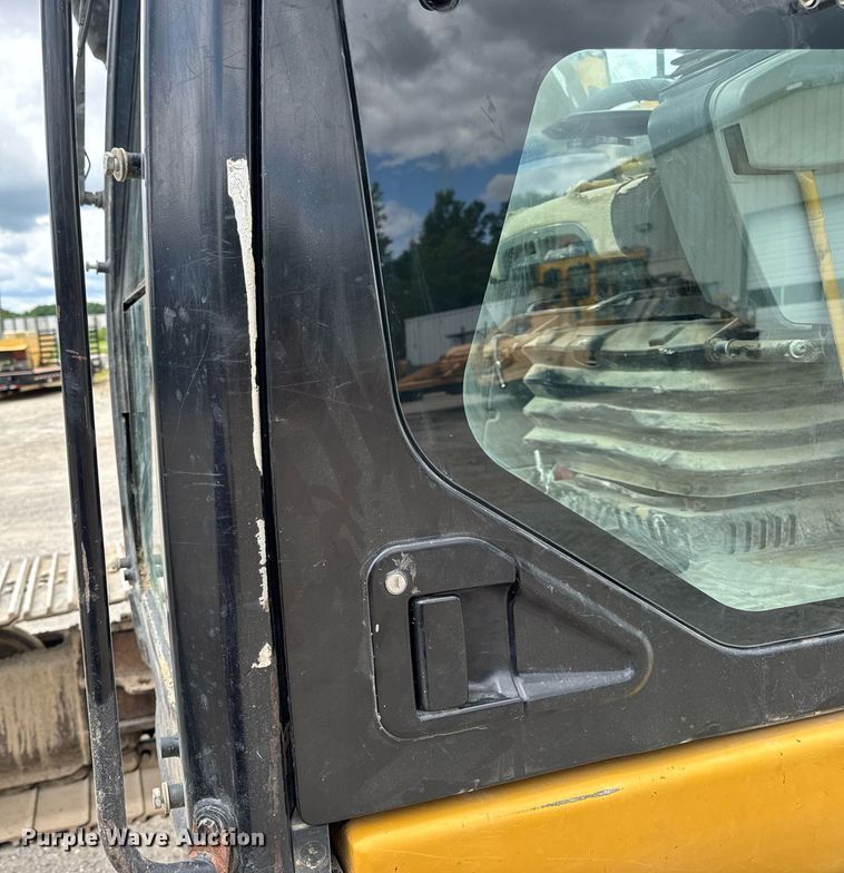 image for item DV4112 2015 Caterpillar 323FL excavator