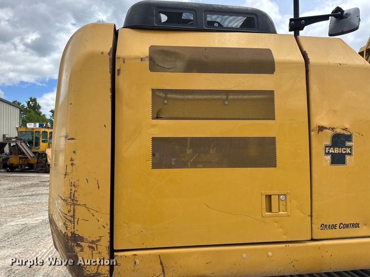 image for item DV4112 2015 Caterpillar 323FL excavator