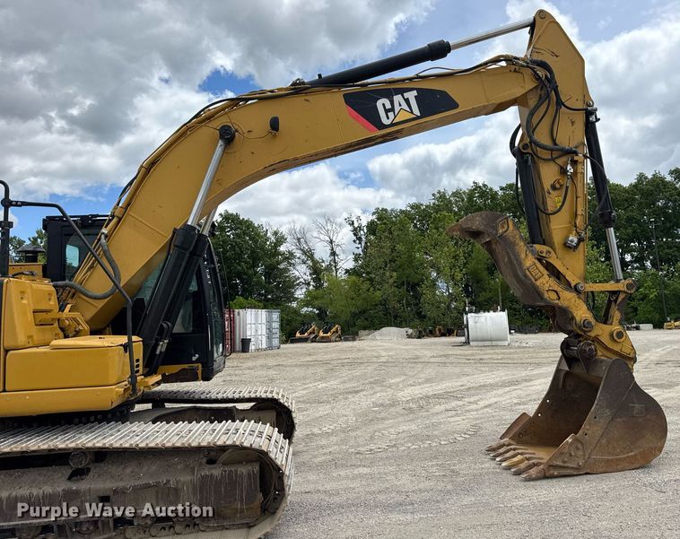 image for item DV4112 2015 Caterpillar 323FL excavator