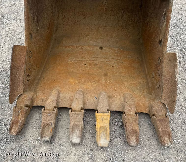 image for item DV4112 2015 Caterpillar 323FL excavator