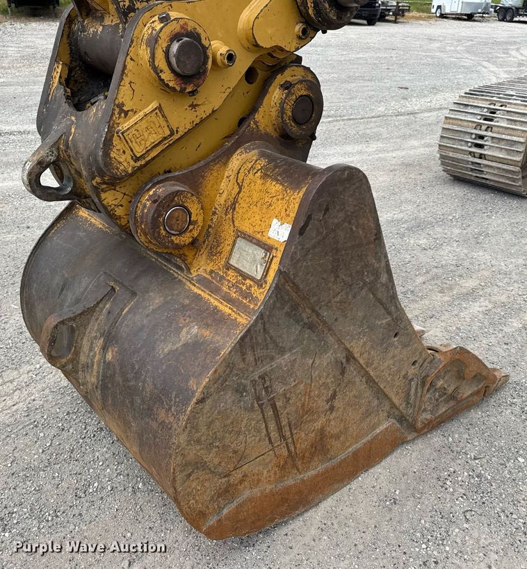 image for item DV4112 2015 Caterpillar 323FL excavator