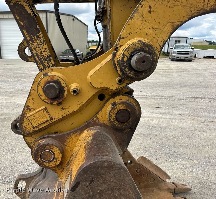 image for item DV4112 2015 Caterpillar 323FL excavator