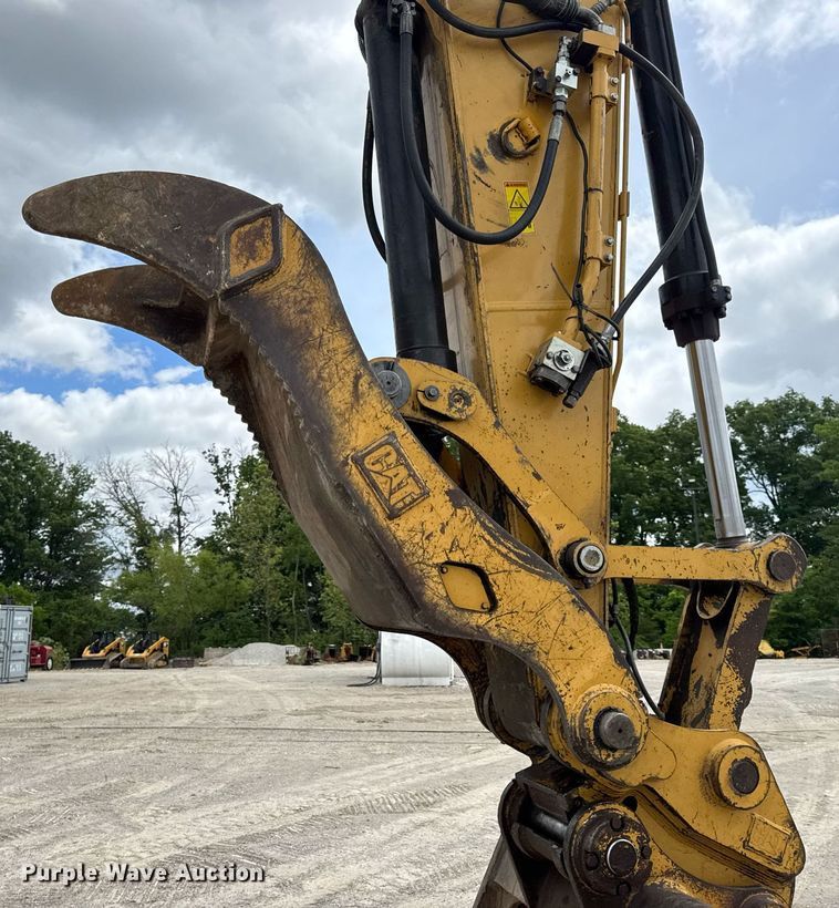 image for item DV4112 2015 Caterpillar 323FL excavator