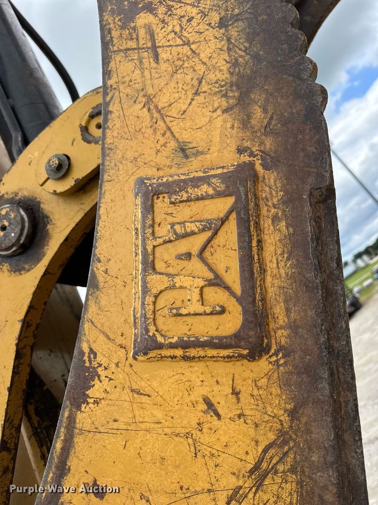image for item DV4112 2015 Caterpillar 323FL excavator
