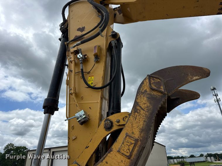 image for item DV4112 2015 Caterpillar 323FL excavator