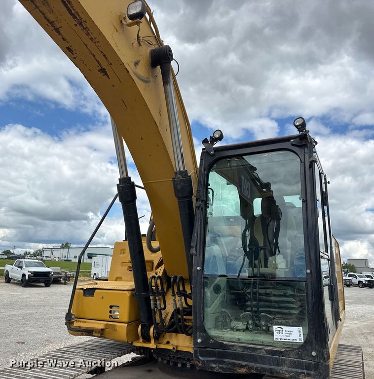 image for item DV4112 2015 Caterpillar 323FL excavator