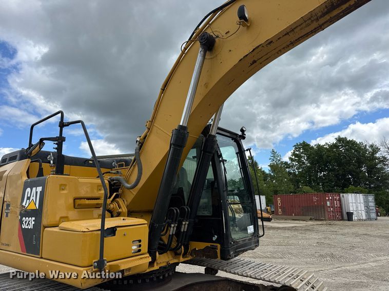 image for item DV4112 2015 Caterpillar 323FL excavator