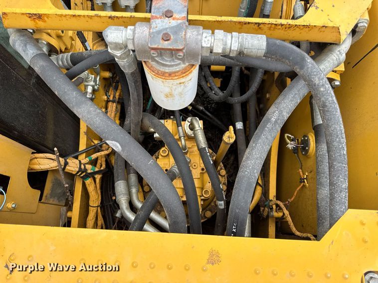 image for item DV4112 2015 Caterpillar 323FL excavator