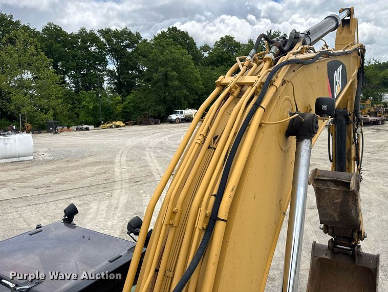 image for item DV4112 2015 Caterpillar 323FL excavator