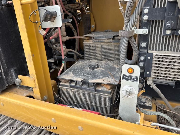 image for item DV4112 2015 Caterpillar 323FL excavator