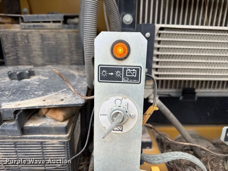 image for item DV4112 2015 Caterpillar 323FL excavator