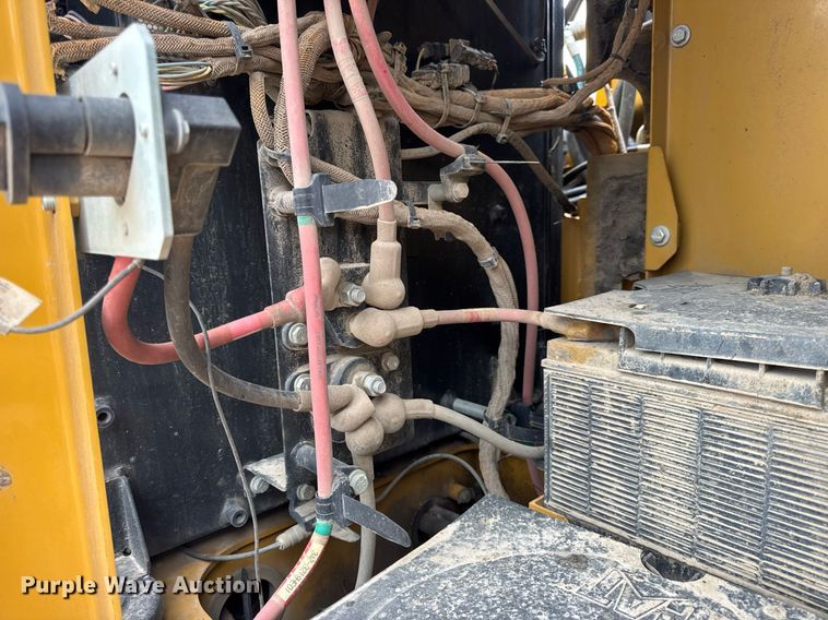 image for item DV4112 2015 Caterpillar 323FL excavator