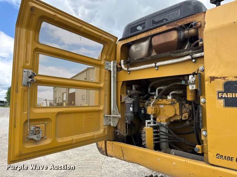 image for item DV4112 2015 Caterpillar 323FL excavator