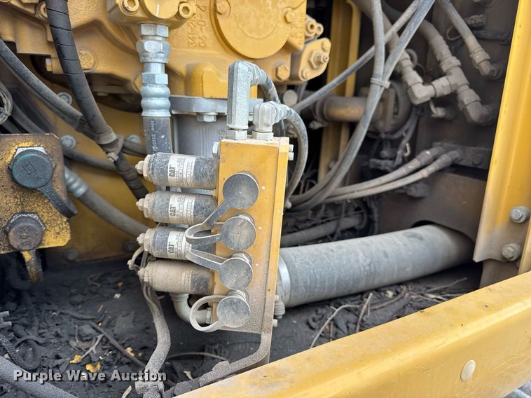 image for item DV4112 2015 Caterpillar 323FL excavator