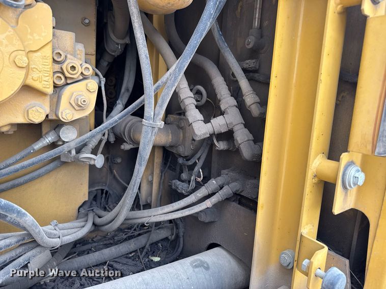 image for item DV4112 2015 Caterpillar 323FL excavator